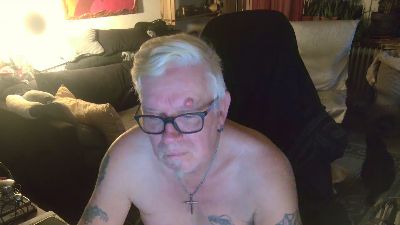 dirtyminds1 live cam on Cam4