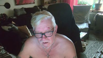 dirtyminds1 live cam on Cam4