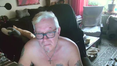 dirtyminds1 live cam on Cam4