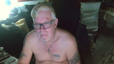 dirtyminds1 live cam on Cam4