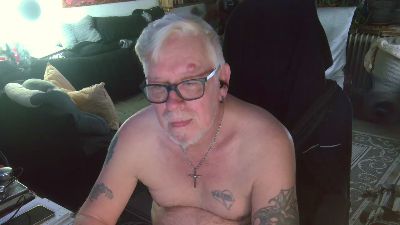 dirtyminds1 live cam on Cam4