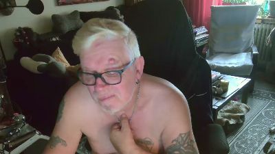 dirtyminds1 live cam on Cam4