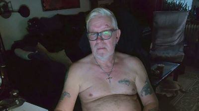 dirtyminds1 live cam on Cam4