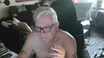 dirtyminds1 live cam on Cam4