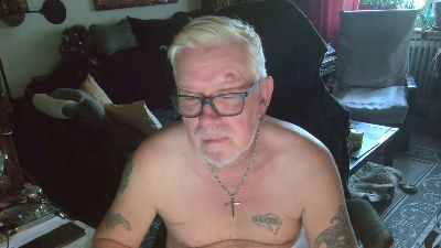 dirtyminds1 live cam on Cam4