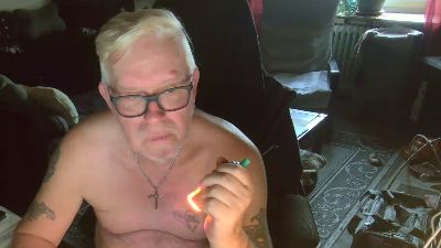 dirtyminds1 live cam on Cam4
