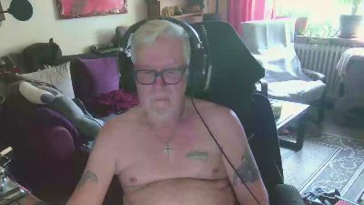 dirtyminds1 live cam on Cam4