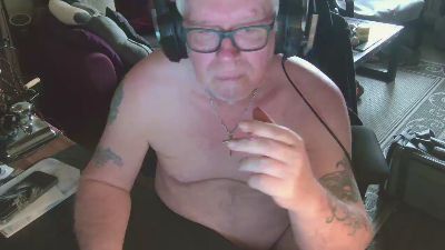 dirtyminds1 live cam on Cam4