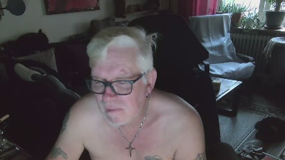 dirtyminds1 live cam on Cam4