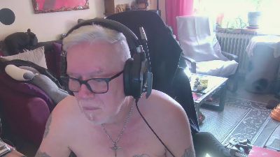 dirtyminds1 live cam on Cam4