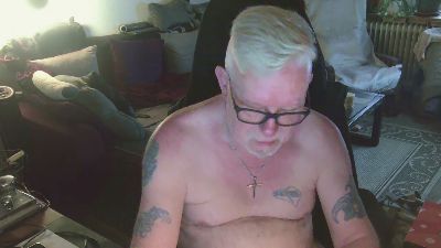dirtyminds1 live cam on Cam4