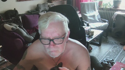 dirtyminds1 live cam on Cam4