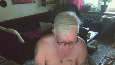 dirtyminds1 live cam on Cam4