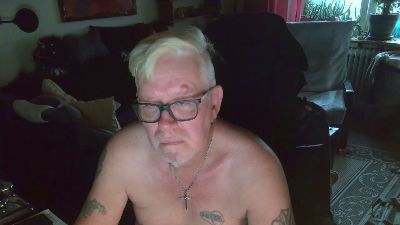 dirtyminds1 live cam on Cam4
