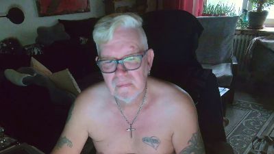 dirtyminds1 live cam on Cam4