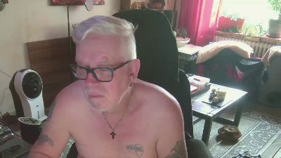 dirtyminds1 live cam on Cam4