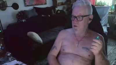 dirtyminds1 live cam on Cam4