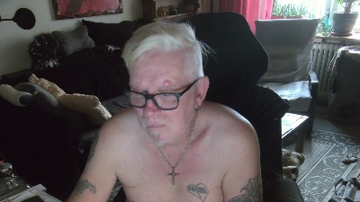 dirtyminds1 live cam on Cam4