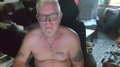 dirtyminds1 live cam on Cam4
