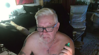 dirtyminds1 live cam on Cam4
