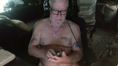dirtyminds1 live cam on Cam4