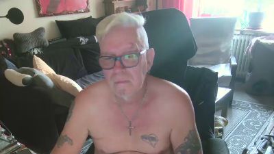 dirtyminds1 live cam on Cam4