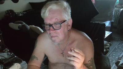 dirtyminds1 live cam on Cam4