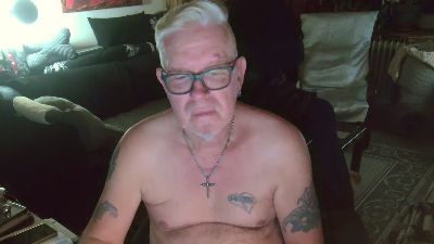 dirtyminds1 live cam on Cam4