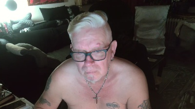 dirtyminds1 live cam on Cam4