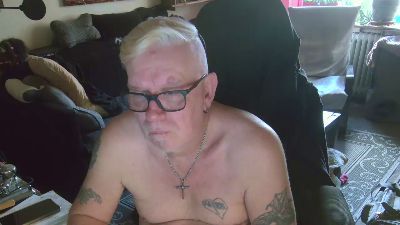 dirtyminds1 live cam on Cam4