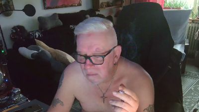 dirtyminds1 live cam on Cam4