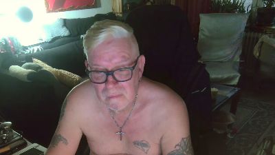 dirtyminds1 live cam on Cam4