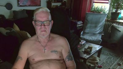 dirtyminds1 live cam on Cam4