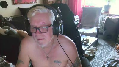 dirtyminds1 live cam on Cam4
