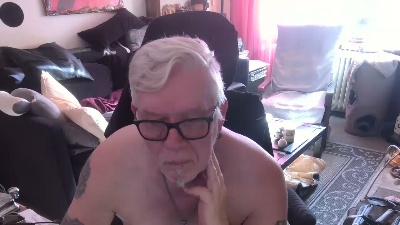 dirtyminds1 live cam on Cam4