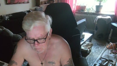 dirtyminds1 live cam on Cam4