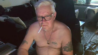 dirtyminds1 live cam on Cam4
