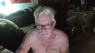 dirtyminds1 live cam on Cam4