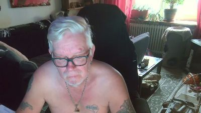 dirtyminds1 live cam on Cam4