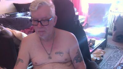 dirtyminds1 live cam on Cam4