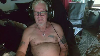 dirtyminds1 live cam on Cam4