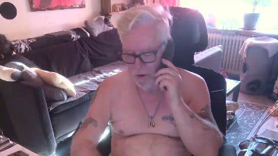 dirtyminds1 live cam on Cam4