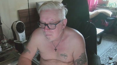 dirtyminds1 live cam on Cam4