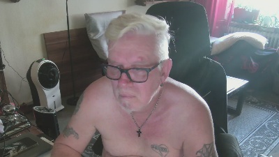 dirtyminds1 live cam on Cam4