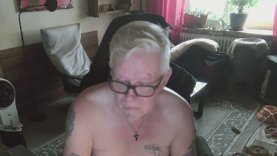 dirtyminds1 live cam on Cam4