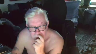 dirtyminds1 live cam on Cam4