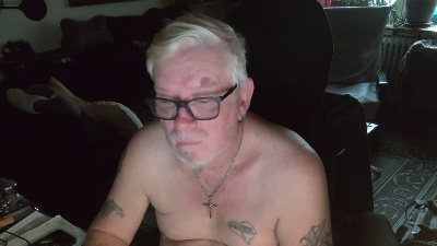 dirtyminds1 live cam on Cam4