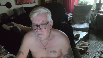 dirtyminds1 live cam on Cam4