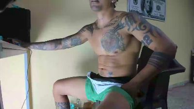 dirtyshowmuscle live cam on Cam4