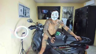 dirtyshowmuscle live cam on Cam4